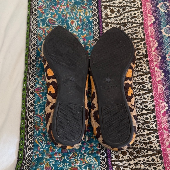Rothy's Leopard Print Pointed Knit Flats in Brown and Gold - Picture 4 of 4